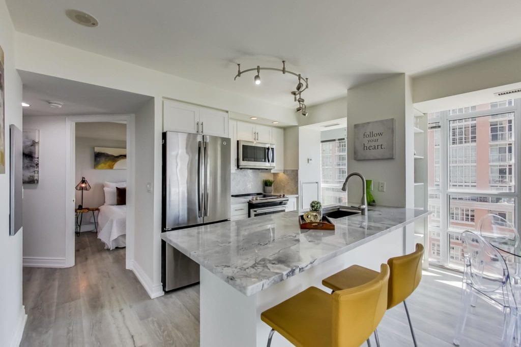 Kitchen and breakfast bar