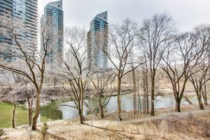 2220 Lake Shore Blvd W #314 Overlooking Ravine & Water