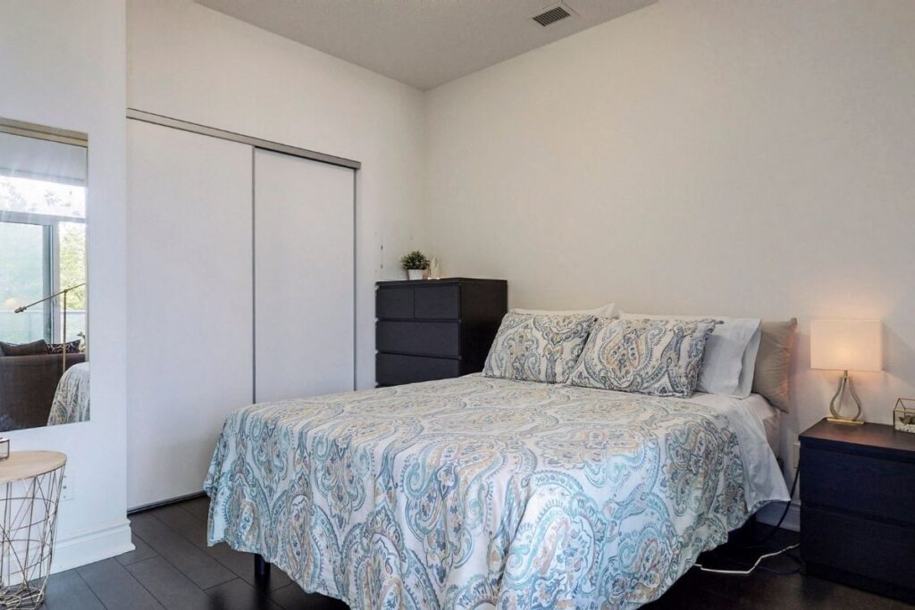 80-marine-parade-dr-203-bedroom