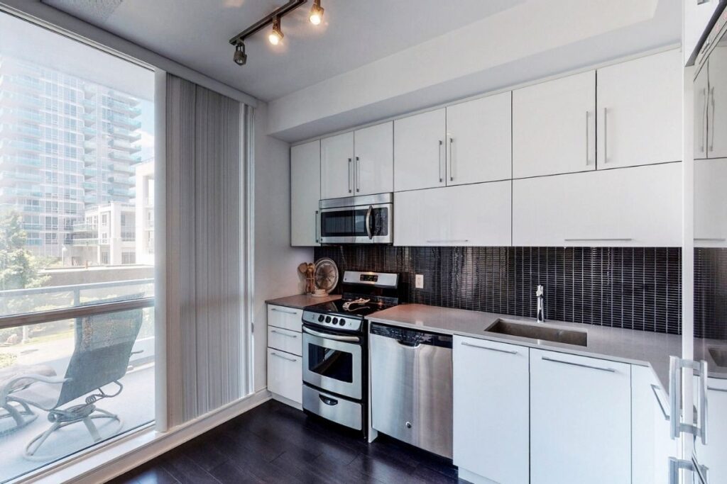 80-marine-parade-dr-203-kitchen